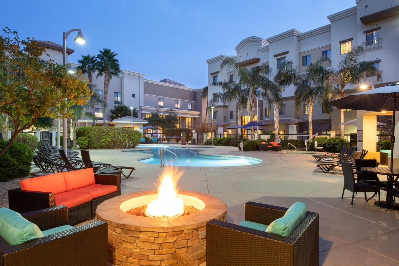Holiday Inn Express & Suites Phoenix Glendale Dist By Ihg Exteriér fotografie