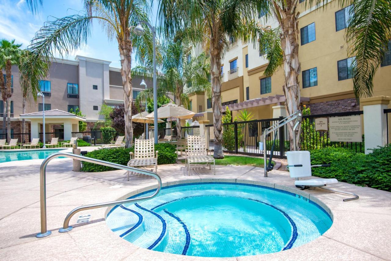 Holiday Inn Express & Suites Phoenix Glendale Dist By Ihg Exteriér fotografie
