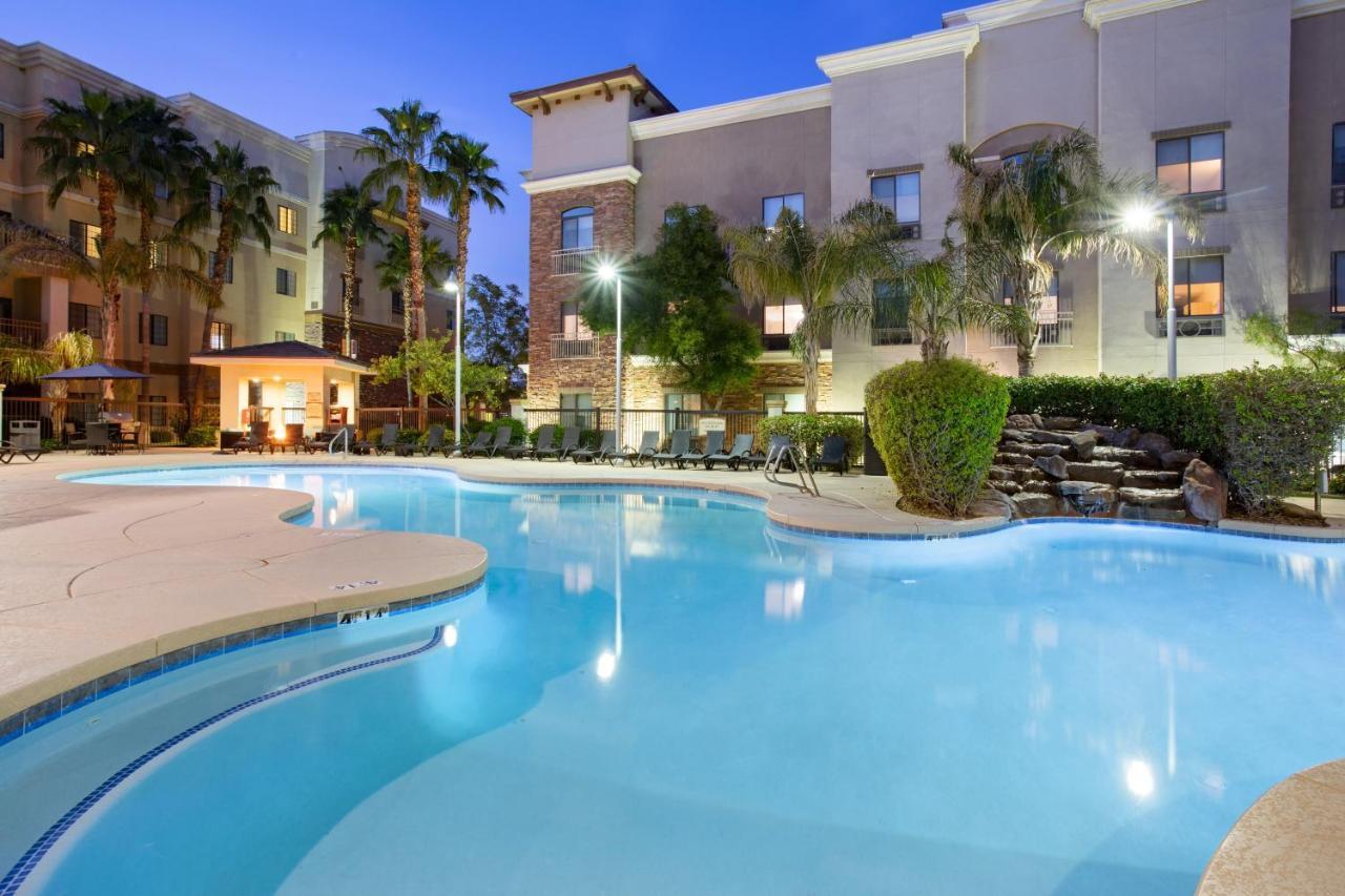 Holiday Inn Express & Suites Phoenix Glendale Dist By Ihg Exteriér fotografie